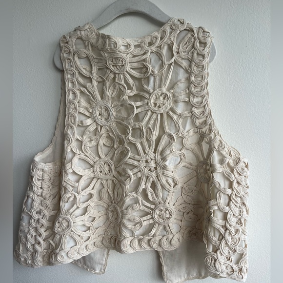 Zara Kids Ecru Crochet Vest - Picture 4 of 4